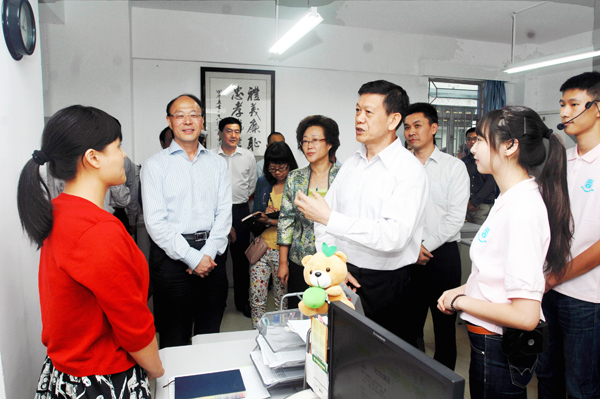 2014年11月11日，深圳市委副书记戴北方来我校调研。