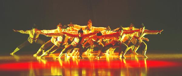 人文学院成功举办《古城吟月》主题舞蹈晚会